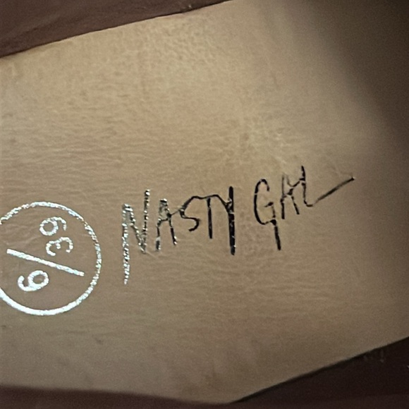 Tan Croc-Embossed Ankle Boots 🥾 nasty gal - Picture 8 of 12